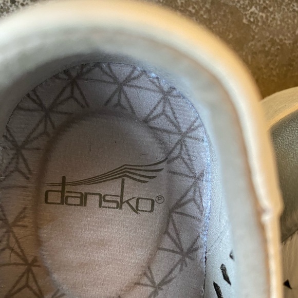 Shoes - Picture 5 of 7